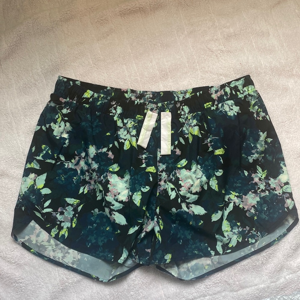🌿3/$15 Old Navy Active 3X Shorts
